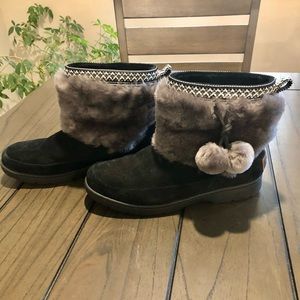*Ugg Australia Brie Waterproof Boots. Sz. 11